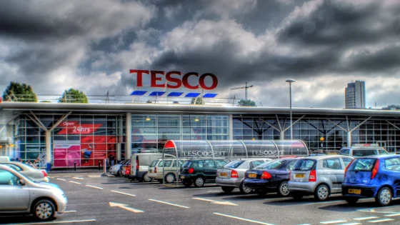 Tesco supermarket from Brian Barnett via Flickr.com by CC (https://www.flickr.com/photos/isdky/1392697183)